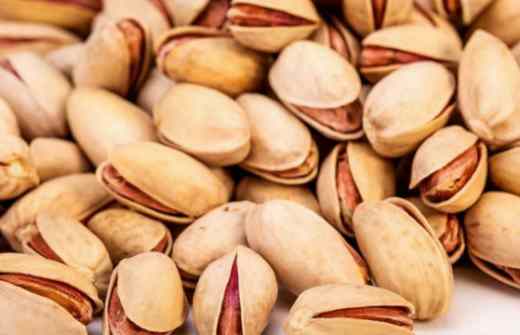Pistachios nuts health benefits in Marathi 